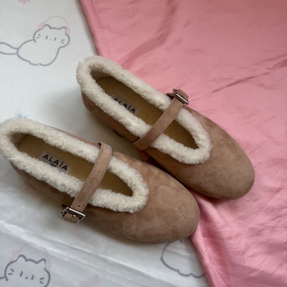 Alaia Shearling Ballet Flats - Picture 6 of 11